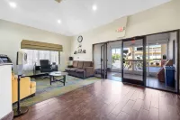 Wingate by Wyndham Leesburg Florida - parking