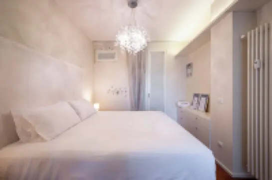 Luca Stay  Darsena Lake Viale Papiniano