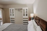 Staterooms 2K, Road View, newly built, seasonal heated pool, beach nearby