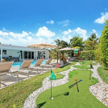 Miami Luxe Paradise /Heated Pool/ Mini Golf/ Playground/ Pool Table/ BBQ