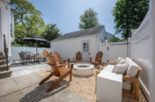 Cozy Cottage with Fire Pit Hoteles en Fairfield