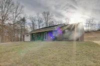 5-acre Hocking Hills Hideaway! Pet-friendly Home