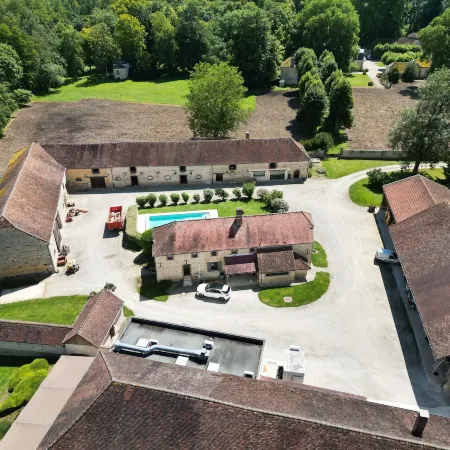 Logis Hôtel-Restaurant Domaine de Montecristo et Gîte l'Évasion Dantès Hoteles en Aube