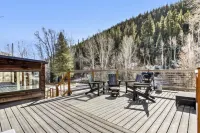 Black Hawk Getaway W/ Hot Tub 3 Bedroom Cabin