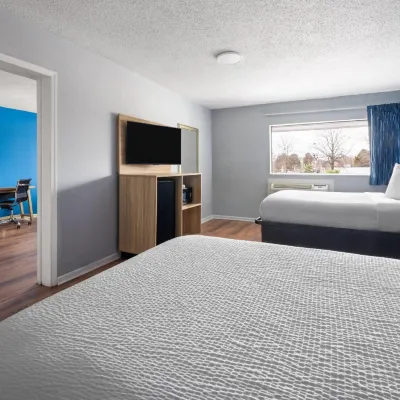 Super 8 by Wyndham Portsmouth - Norfolk Hotels near Frank D Lawrence Stadium