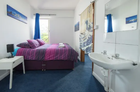 Pax Lodge Hotels near Fenton House