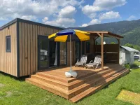 奧西亞赫湖附近的高級移動住宅