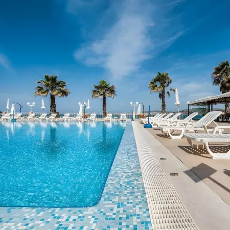 Dioscuri Bay Palace