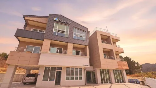 Janghohang J Story Spa Pension - Balkon