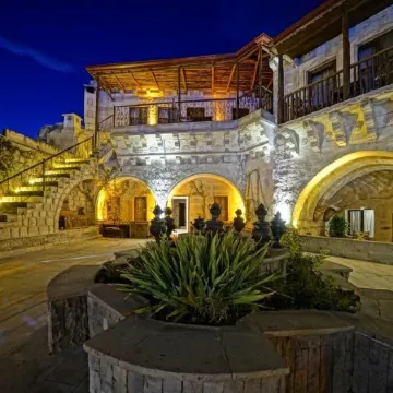 Holiday Cave Hotel