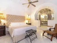El Marques Hotel Boutique by GEH Suites Hotels near Naval Museum