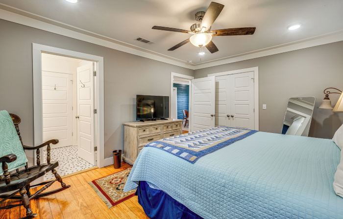 Walk to Downtown Laurel: Historic Home w/ Porch