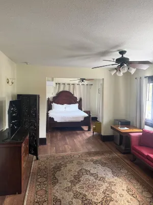 The DeLand Hotel