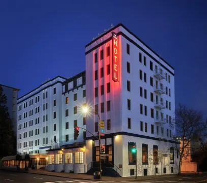 Graduate by Hilton Berkeley Hotels near Berkeley