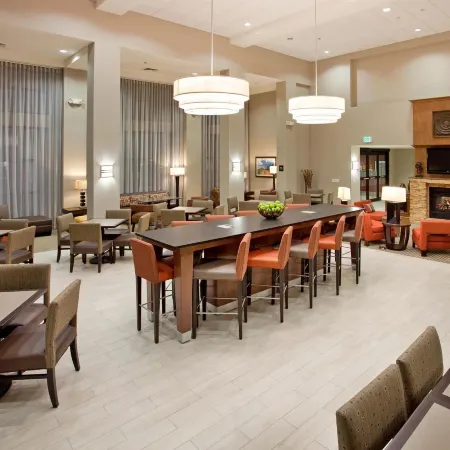 Hampton Inn & Suites Phoenix Glendale-Westgate