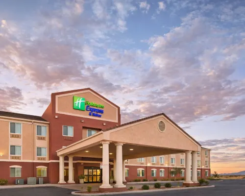 Holiday Inn Express & Suites WILLCOX by IHG Hotels in Willcox