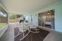Manatee Cove Retreat | Pet-Friendly Coastal Home Sleeps 6