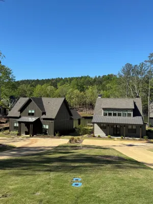Family Friendly Lakehouse: Dock, Kayaks & Sup Board, Firepit Neighborhood Pool! Hotels in 