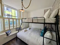 Charming House With Balcony Near Brighton Beach - balcony