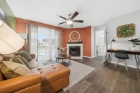 Modern 2BR 2BA w King Bed Pool Gym 10 - Homestays