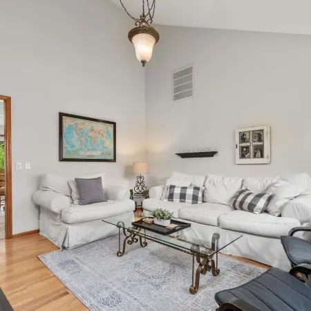 Oakway Oasis - 6 Minutes To Autzen 4 Bedroom Home