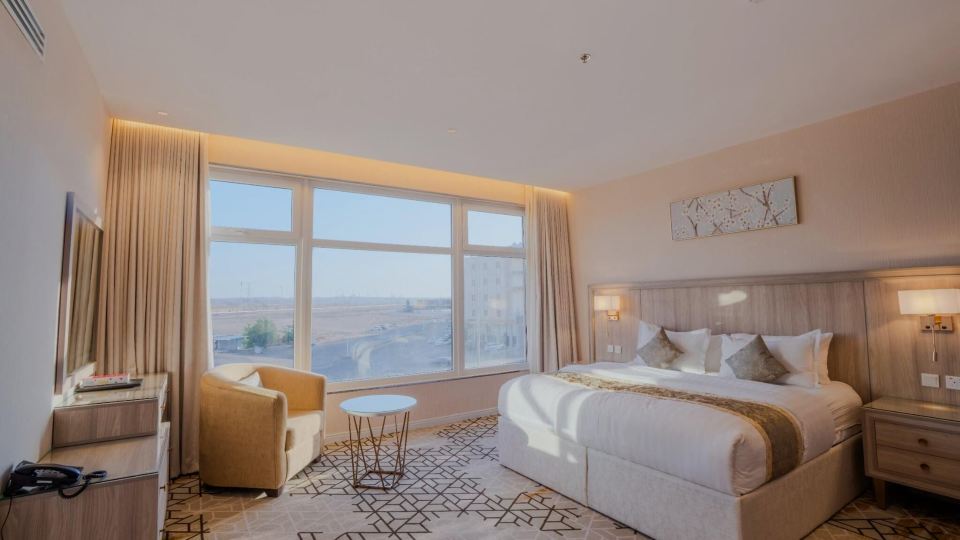 Grand Line Hotel