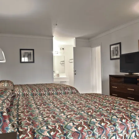 Western Inn La