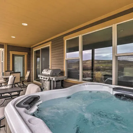 3 Mi to Granby Ranch: Home w/ Hot Tub & Mtn Views!