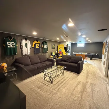 GB Packer 5 star home ⭐️⭐️⭐️⭐️⭐️ 1 block from Lambeau Field