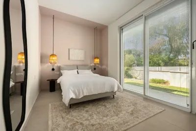 Garden& Rooftop Beachfront Apartment Hotels in 