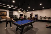 Hot Tub Cabin under the Stars • Game Room• Poconos Escape • Pet-Friendly!