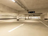 Novotel Düsseldorf Airport - Bãi đậu xe
