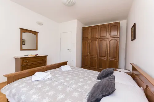 Apartments Davor