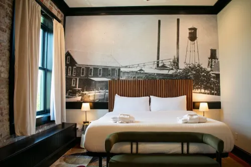 The Montgomery by Visit Apalach - 2-Star