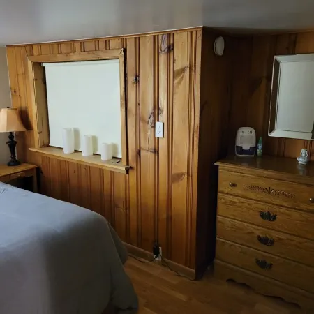 Rustic, Cozy Cottage with Backyard Waterfall and Cayuga Lake Views! Hotels in Ithaca