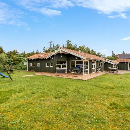 "Heggi" - 900m from the Sea