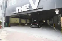 Jinju Hotel the V - parking