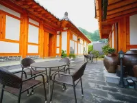 Iga Hanok-Awarded Architectural Culture Award Hotel dekat Museum Lukisan Kerajaan