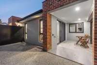 Professional Corporate & Long-Stay Rooms-Near Curtin University-Quiet Professional Perth Location - Hotel/Alloggi familiari