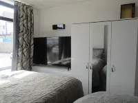 Cozy Studio Rental With Private Facilities in Greater London Hotels in Bexley