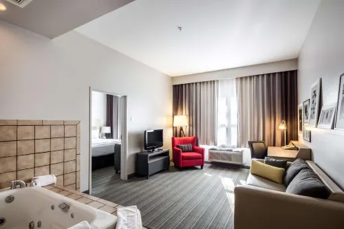 Country Inn & Suites by Radisson, Fond du Lac, WI - parking