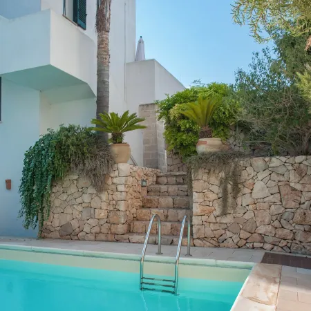Apartment 2 with Pool and Sea View