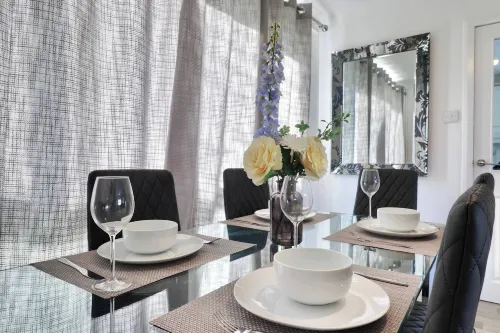 Skyvillion - Valley Way - 3Bed House in Stevenage - Wifi