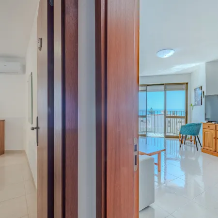 Excellent Seafront & Seaview