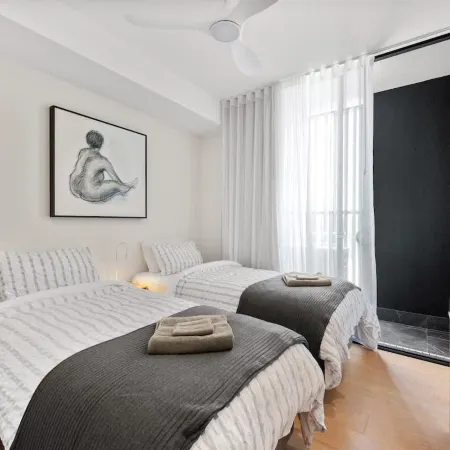 Sophisticated Elegance - 2Bed-2Bath-2Car-Balcony