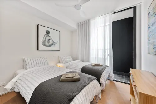 精緻優雅公寓 - 2卧室-2浴室-2車位-陽台(Sophisticated Elegance - 2Bed-2Bath-2Car-Balcony) - 2 星級