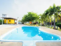 Iron Resort&Hotel Hotels near Wat Chulamani