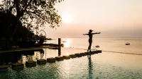 Aiyanar Beach and Dive Resort - Uima-altaat