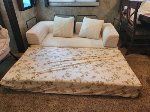 Luxury 5th Wheel Glamping In Style In Historic Mentone,  Alabama - 2-Star