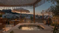 The Square Hotel by X&N - Pemandian Air Panas